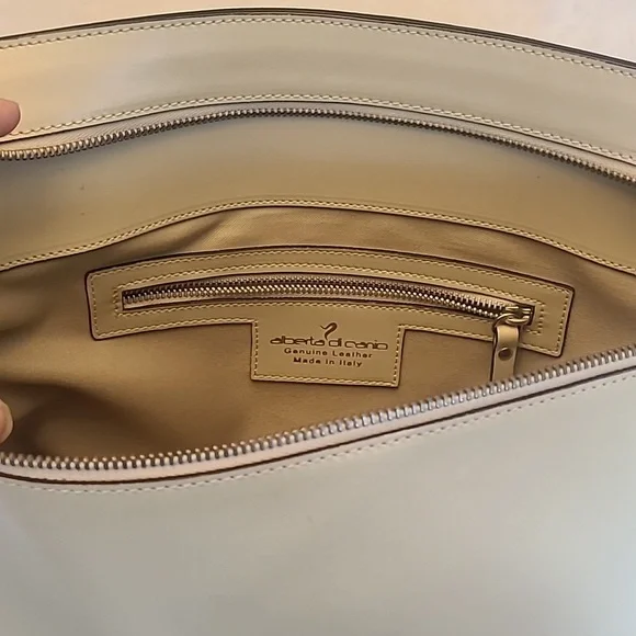 Alberta di Canio Italian genuine leather shoulder bag. - Picture 7 of 16